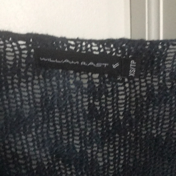 Women’s Top - Picture 4 of 5